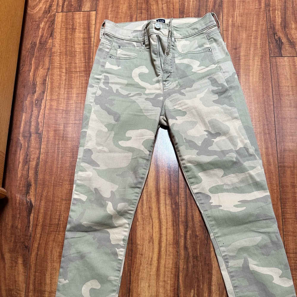 Gap True Skinny Camo jeans